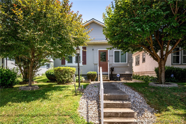 2208  Morton Avenue New Albany, IN 47150 | MLS 202408649