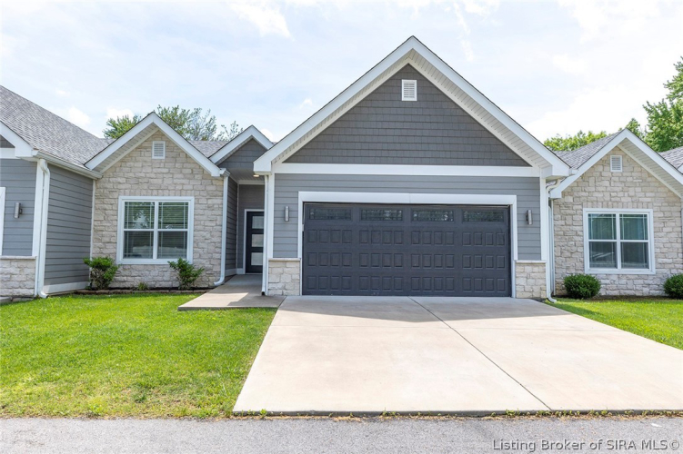 1604  White Eagle Drive Jeffersonville, IN 47130 | MLS 202408701