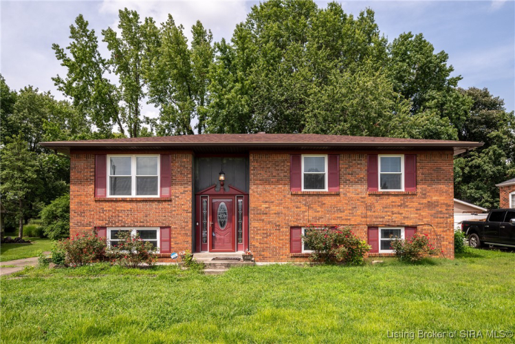 1406  Basswood Ct  Jeffersonville, IN 47130 | MLS 202408747