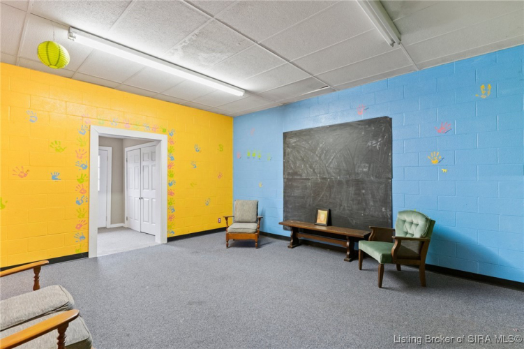 Listing Image 11