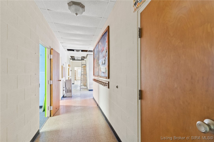 Listing Image 13