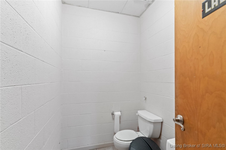 Listing Image 16