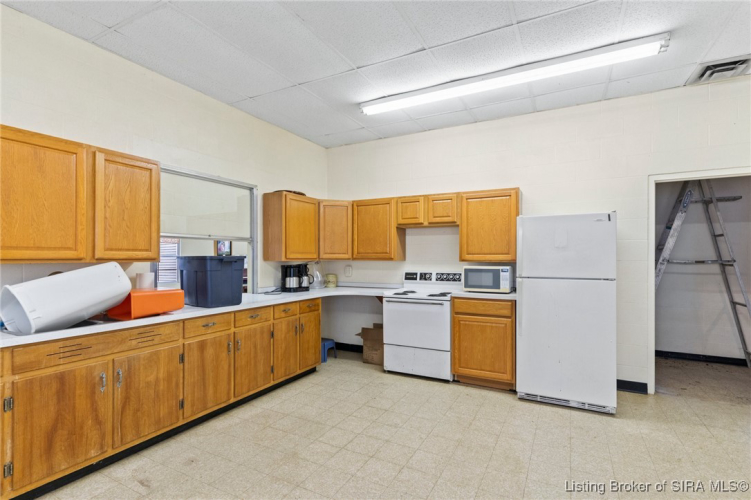 Listing Image 19