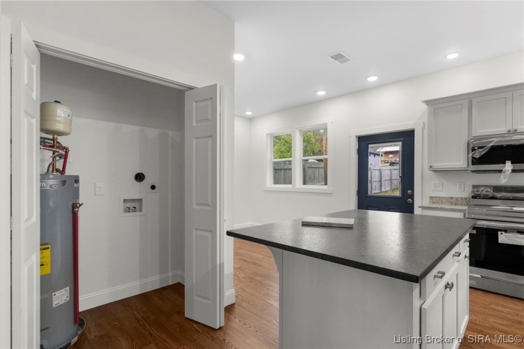 Listing Image 9