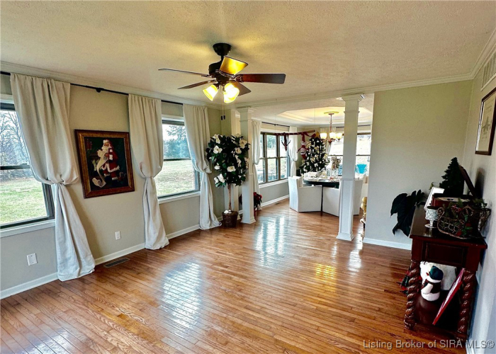 Listing Image 7