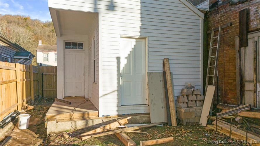 Listing Image 6