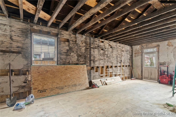 Listing Image 9