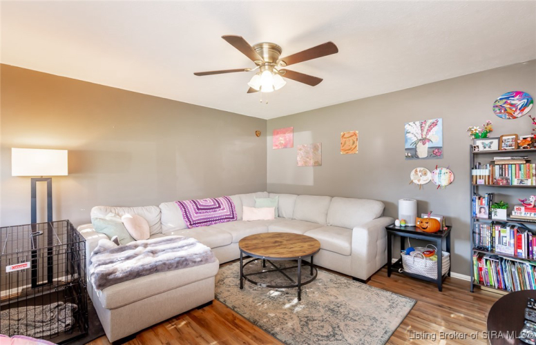 Listing Image 15