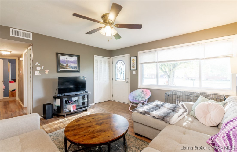 Listing Image 16
