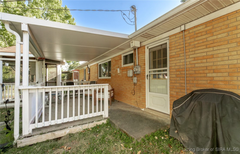 Listing Image 5