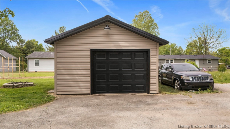 Listing Image 5