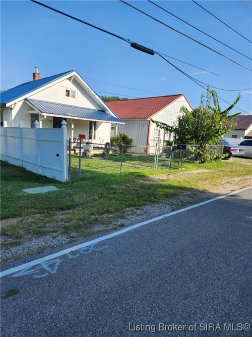 Listing Image 3