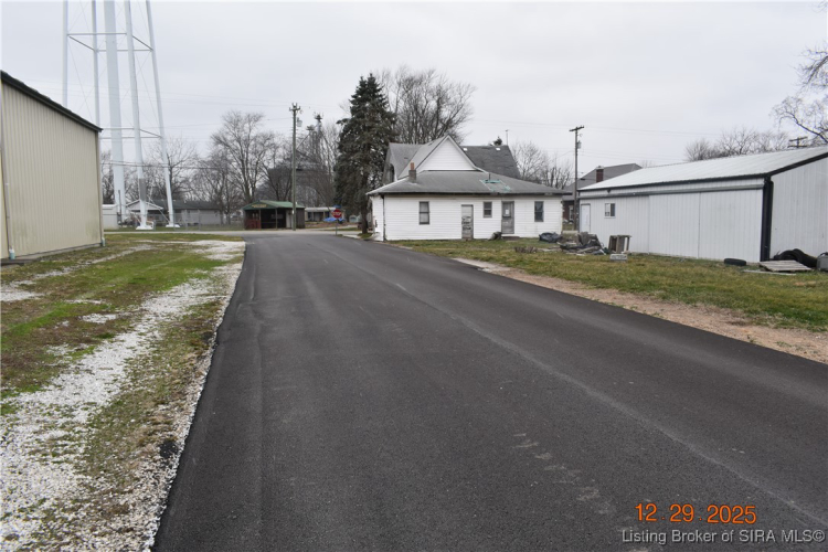 Listing Image 8