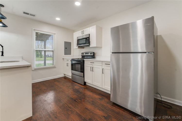 Listing Image 7