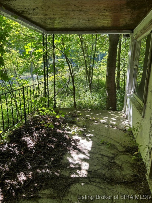 Listing Image 4