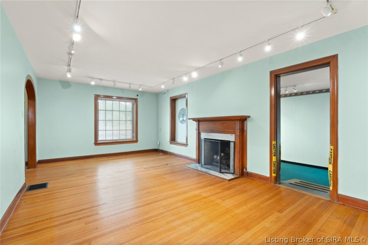 Listing Image 14