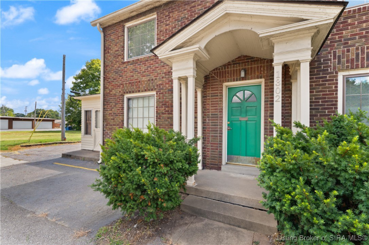 Listing Image 3