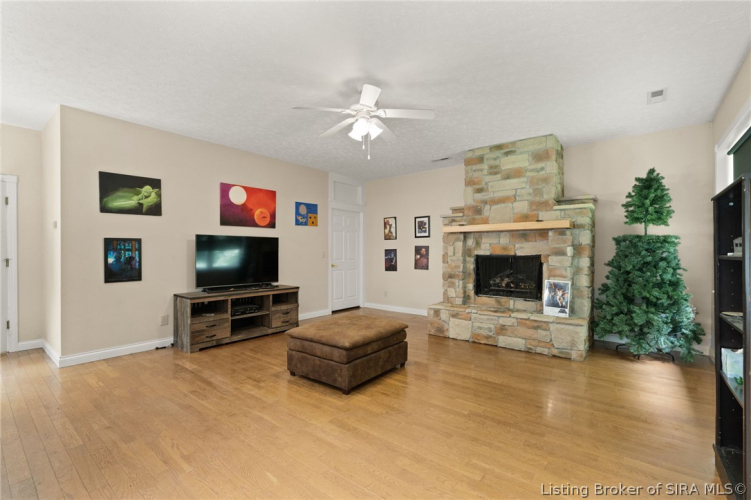 Listing Image 45