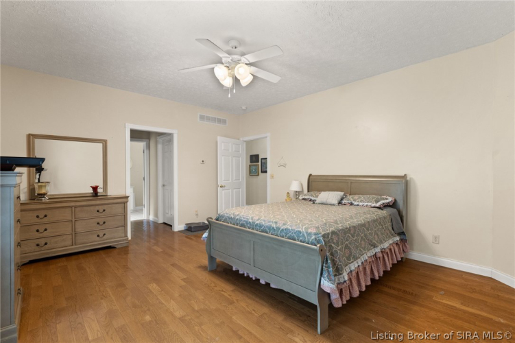 Listing Image 53