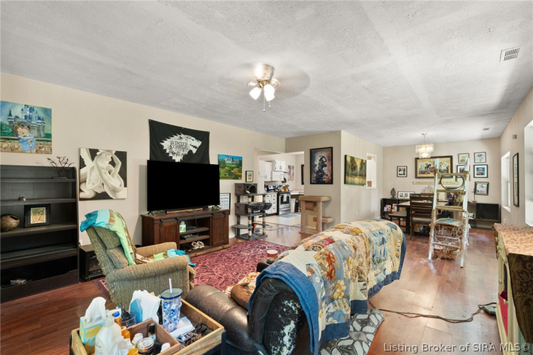 Listing Image 64