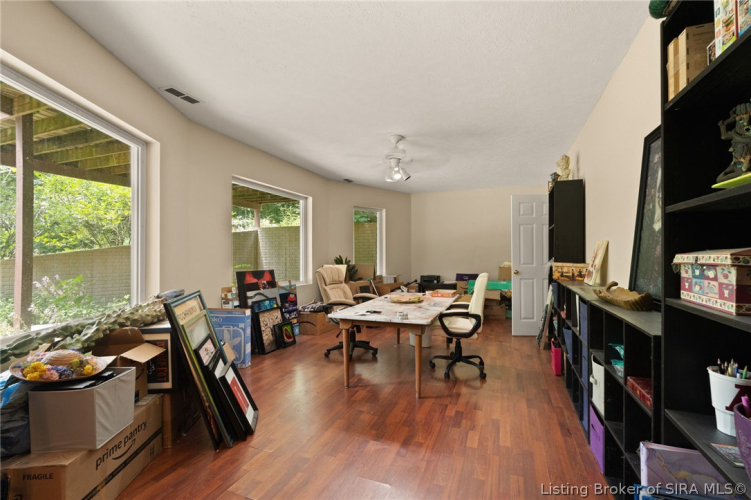 Listing Image 80