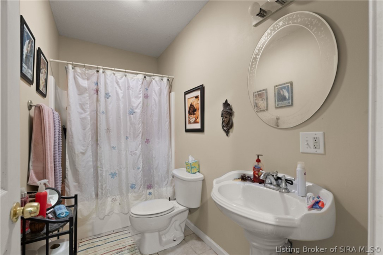 Listing Image 82