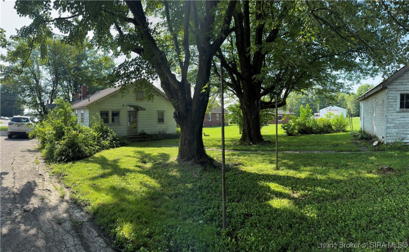 Listing Image 5