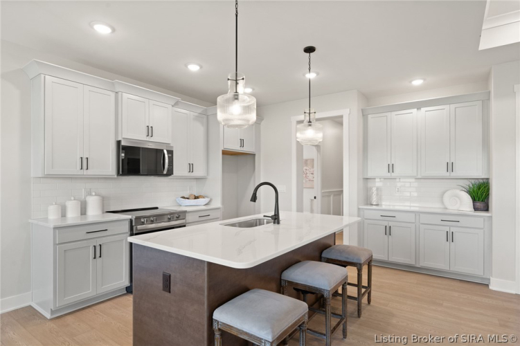 Listing Image 15