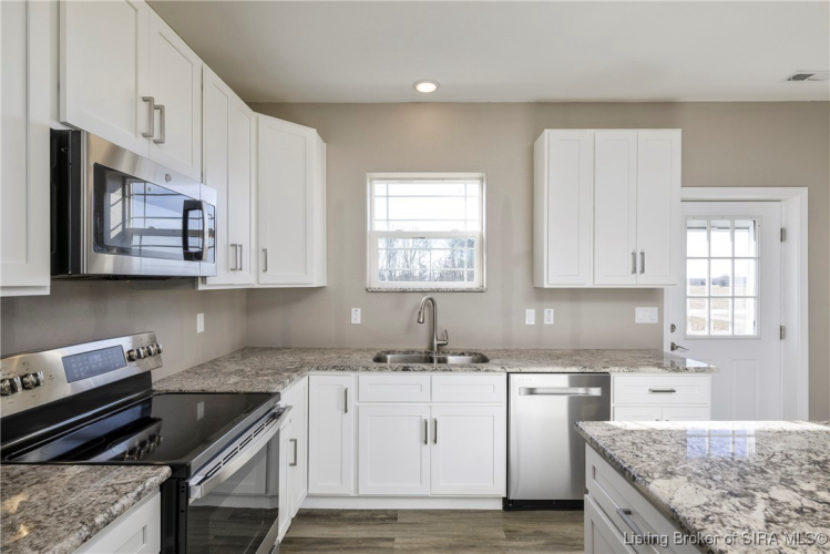Listing Image 13