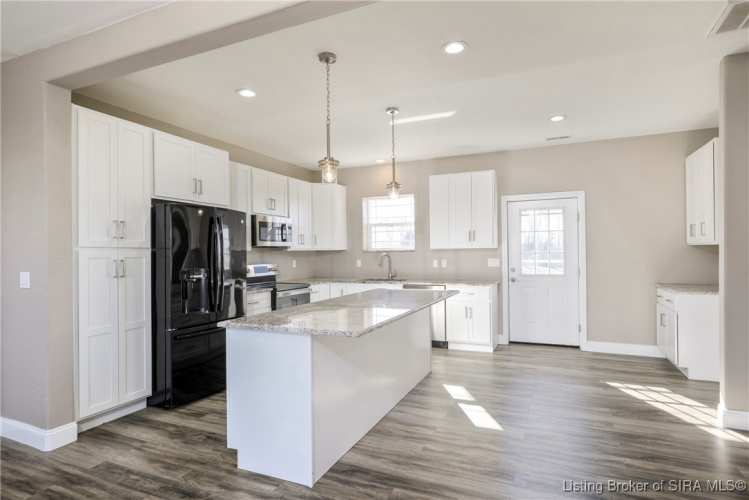 Listing Image 10