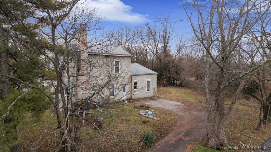 Listing Image 4