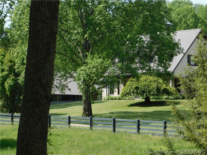 Listing Image 4