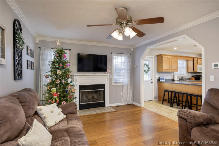 Listing Image 11