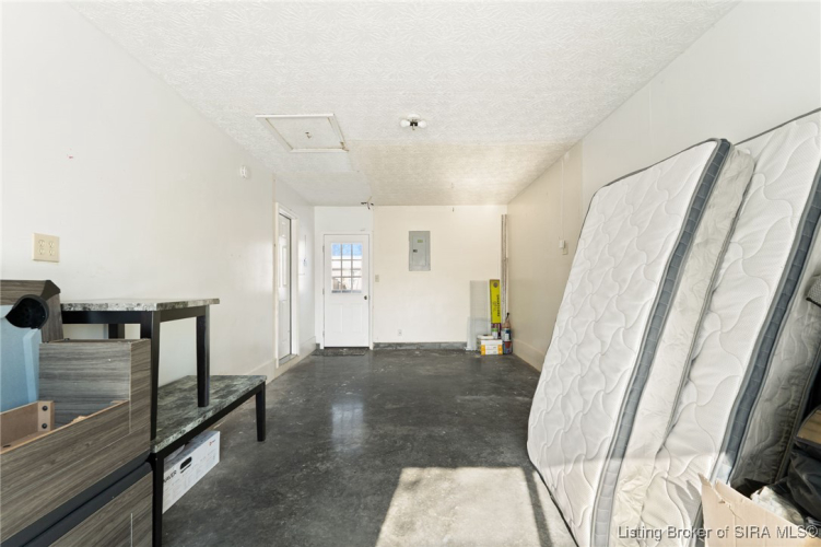 Listing Image 30