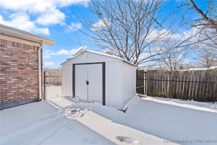 Listing Image 6