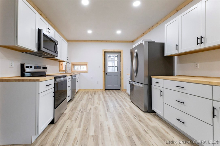 Listing Image 14