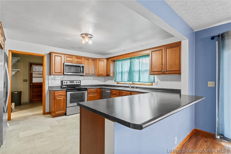Listing Image 13
