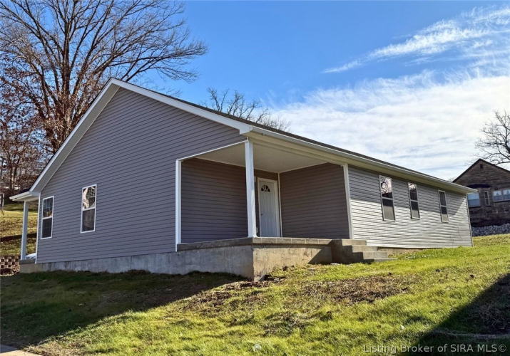 Listing Image 4