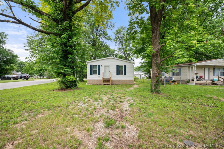 Listing Image 4