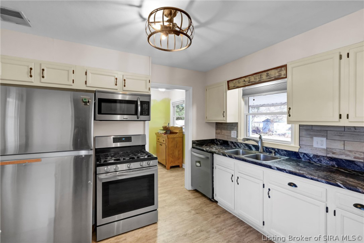 Listing Image 13