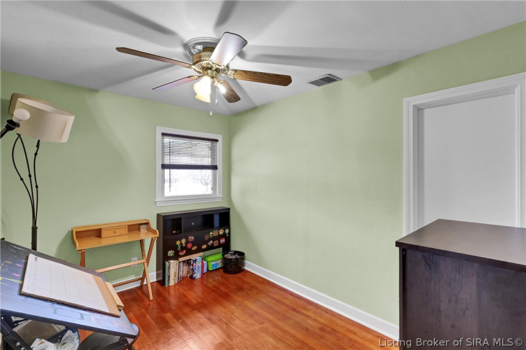 Listing Image 19