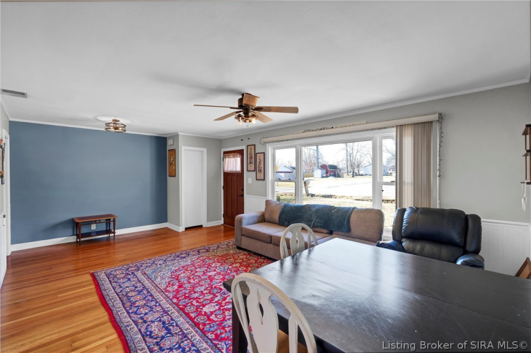 Listing Image 5