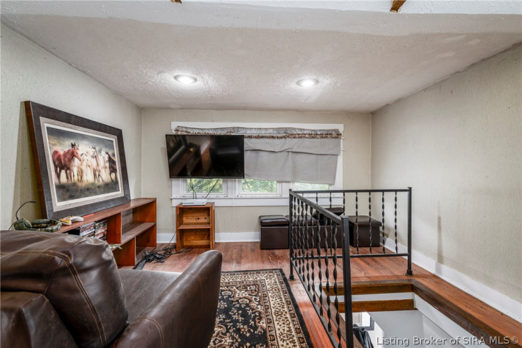 Listing Image 16