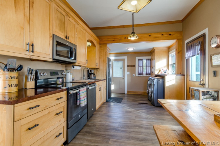 Listing Image 8