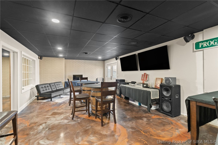 Listing Image 82