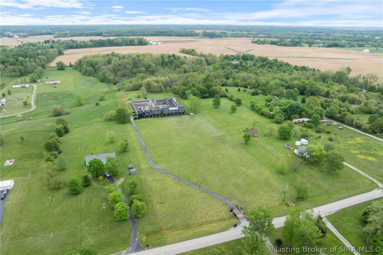Listing Image 79