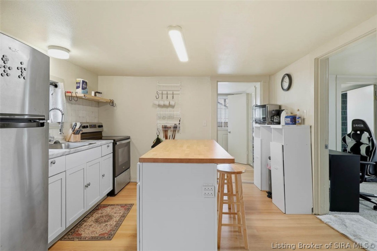 Listing Image 5