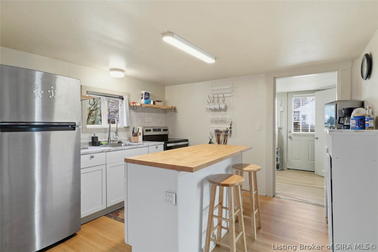 Listing Image 6