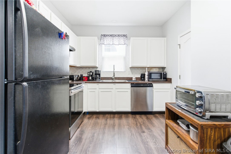 Listing Image 16