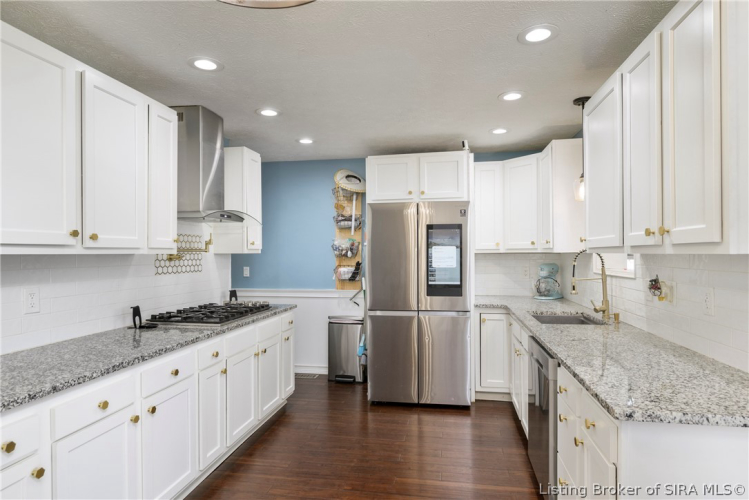 Listing Image 15